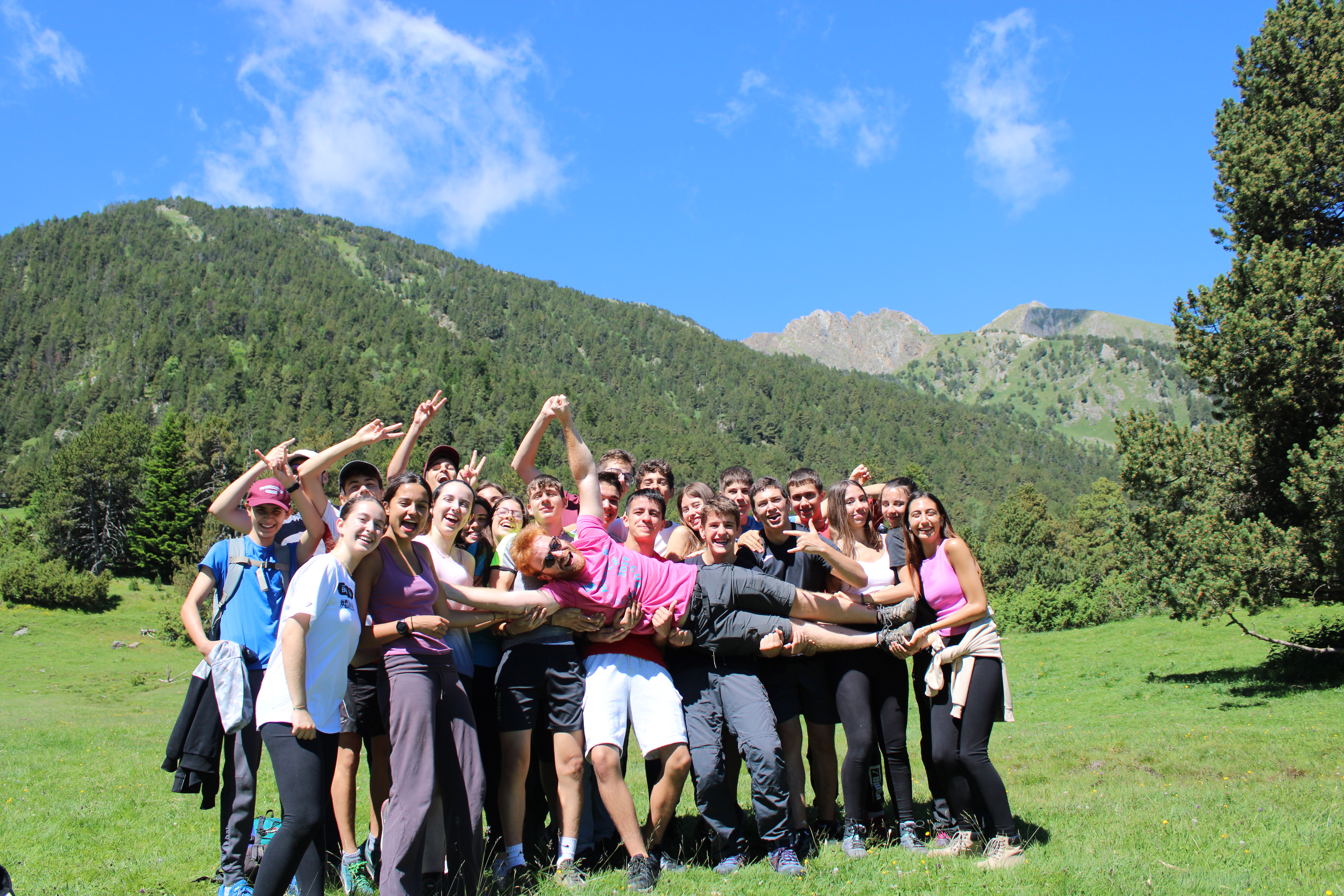 Joves i Ciència i Pau, el coordinador, durant l'excursió