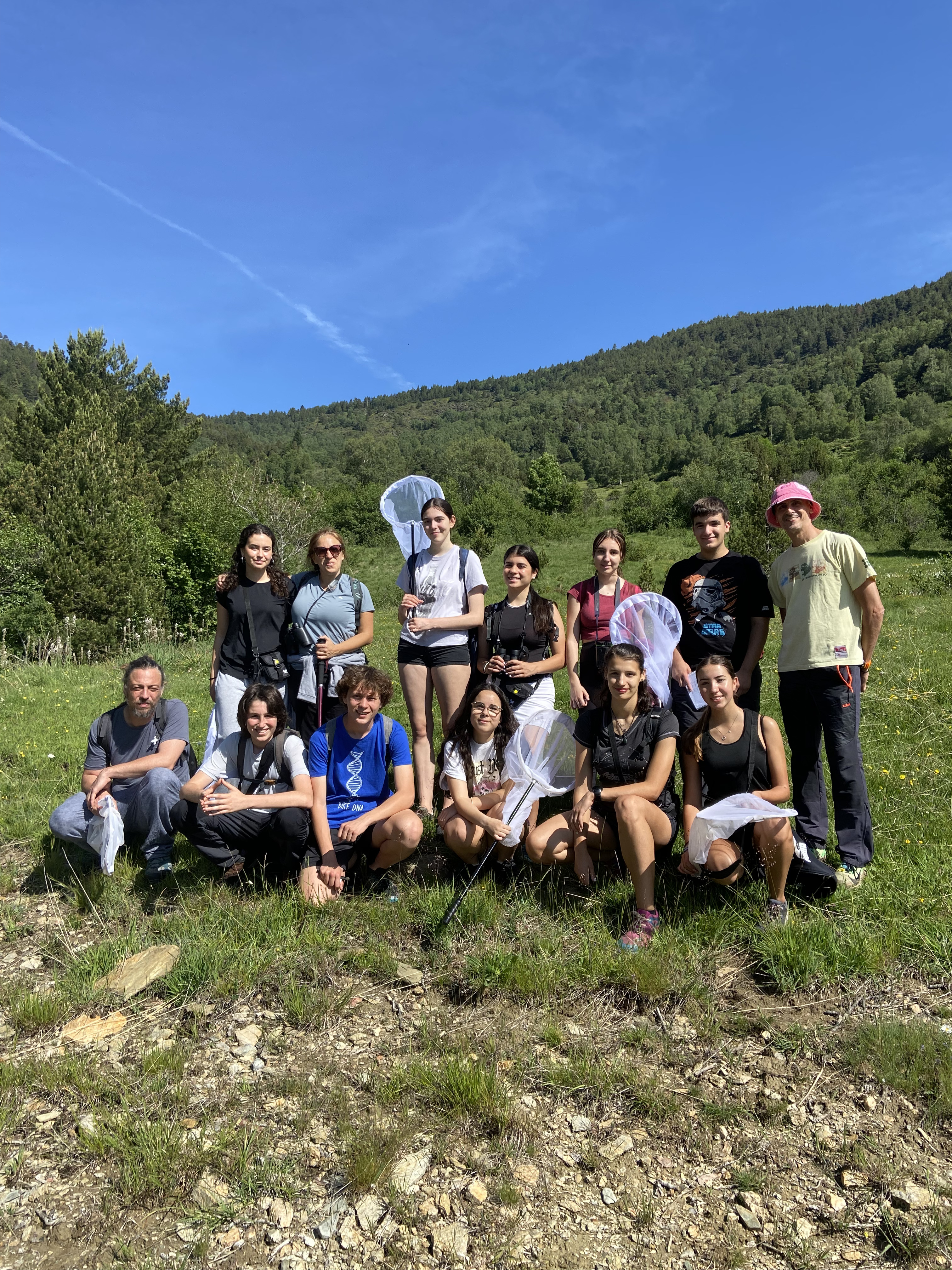 participants de bioevo en una de les seves sortides de camp