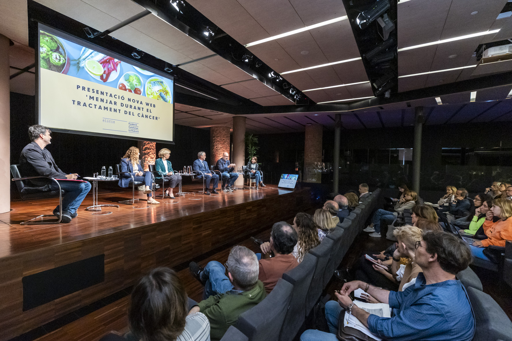 Presentación en La Pedrera nueva web 'Comer durante el tratamiento del cáncer'