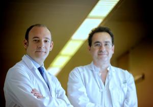  Aleix Prat (left) and Manel Joan at Barcelona's Hospital Clínic (Àlex Garcia)