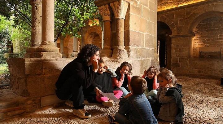 experiència monestir en família