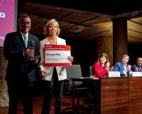 Enriqueta Felip recibe el XI premio Vanguardia de la Ciencia