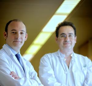  Aleix Prat (left) and Manel Joan at Barcelona's Hospital Clínic (Àlex Garcia)