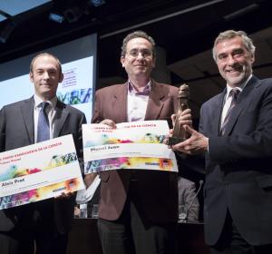 Aleix Prat and Manel Juan win the 9th Vanguardia Science Award